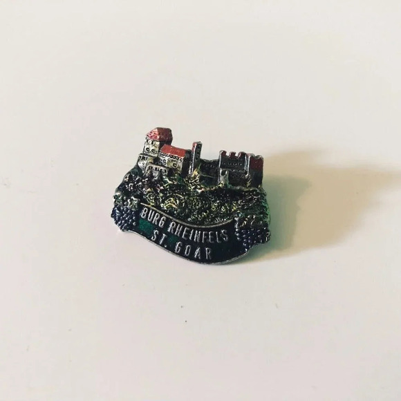 Vintage Burg Rheinfels Castle Octoberfest Pin St Goar Germany - Picture 4 of 7